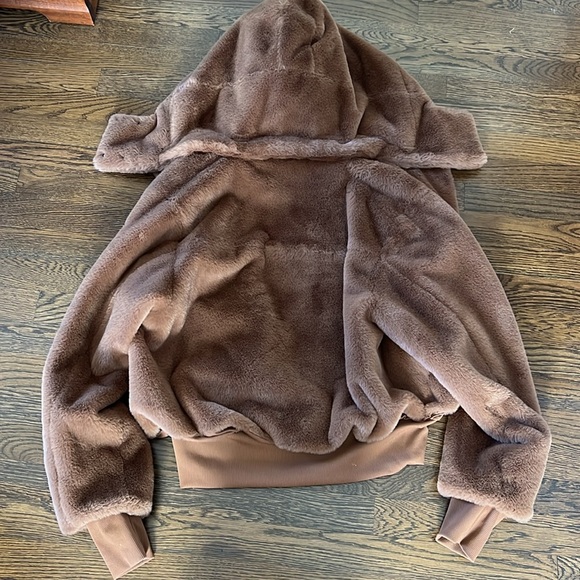 ALO faux fur foxy jacket - M - Picture 5 of 7